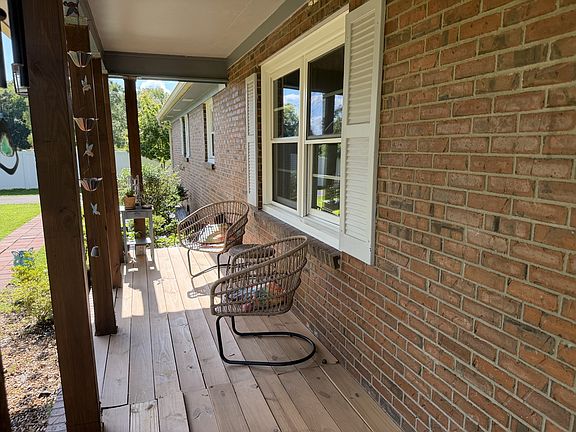5th image of 5042 Creekside Dr