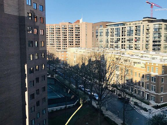 4th image of 1600 N Oak St APT 1016