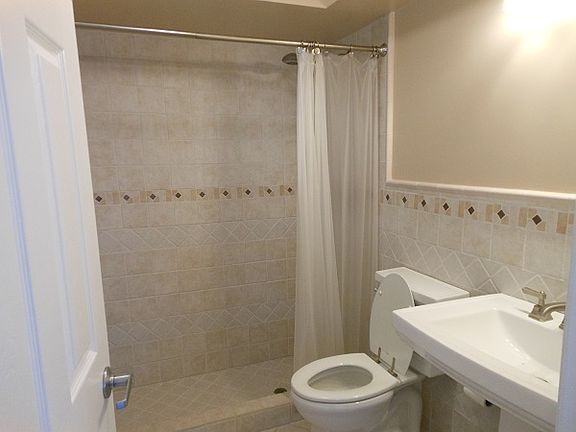 10 Filbert Lane - Master Bathroom