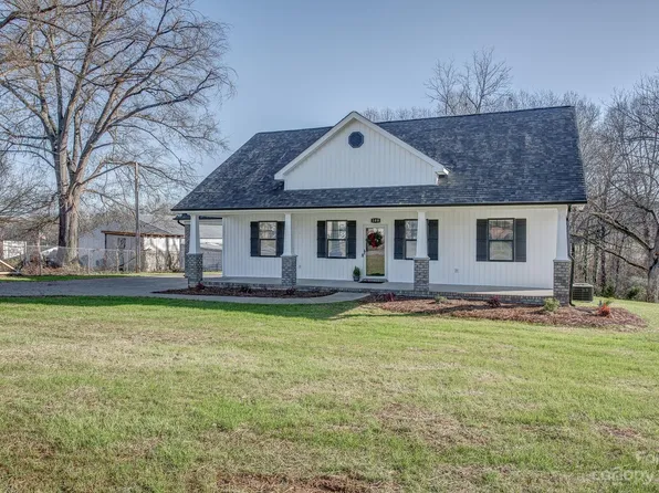 108 N Summey St, Dallas, NC 28034