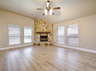 906 Chatsworth Dr, Anna, TX 75409