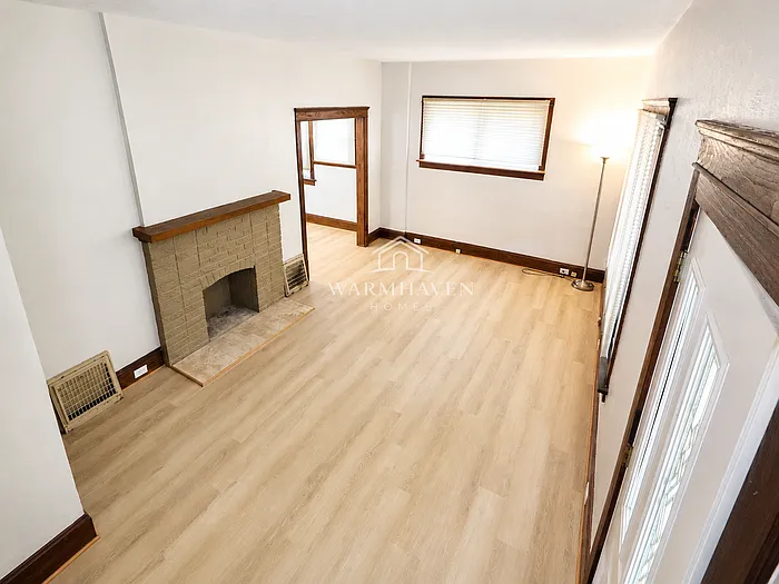 1826 Hillside Ter — Photo 2