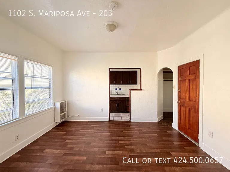 1102 S Mariposa Ave #203 — Photo 3