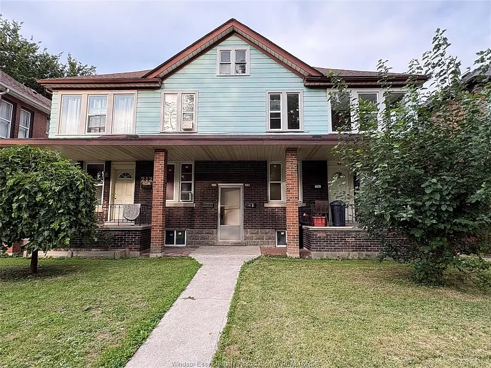 216 Cameron Ave