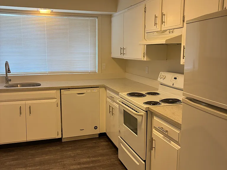Pacific Village Apartments — Photo 14