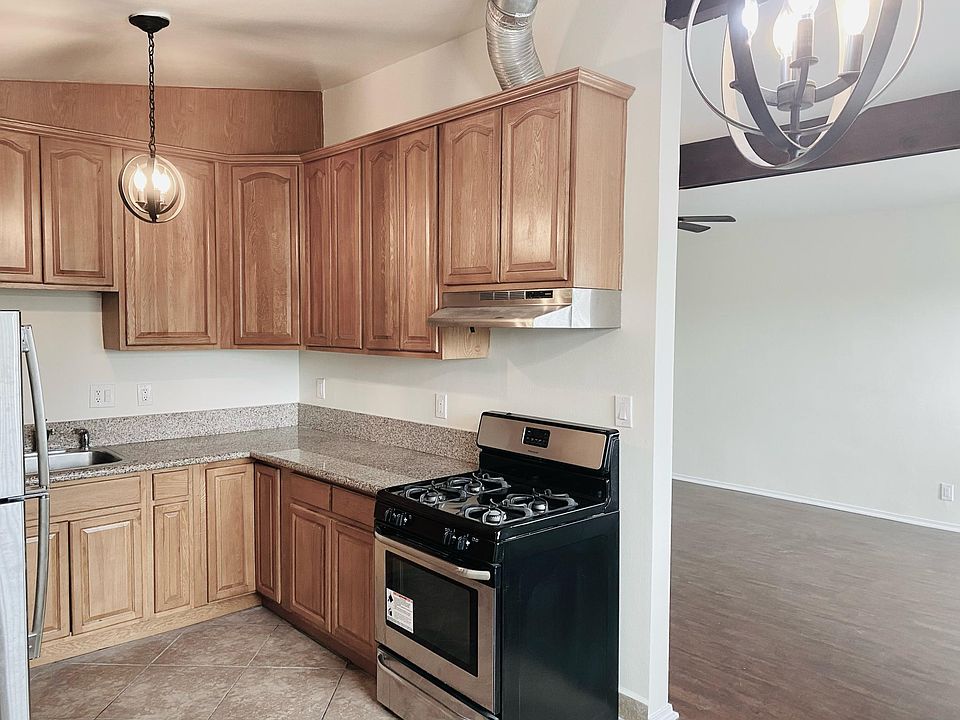 2nd image of 431 Vine St APT E