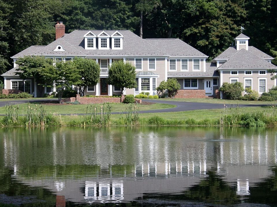2nd image of 24 Lloyd Rd