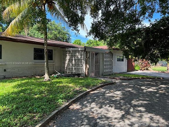 3rd image of 730 NE 163rd St #0