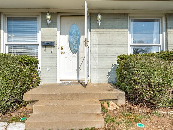 1600-plymouth-dr-n-irving-tx-High-Res-3.jpg