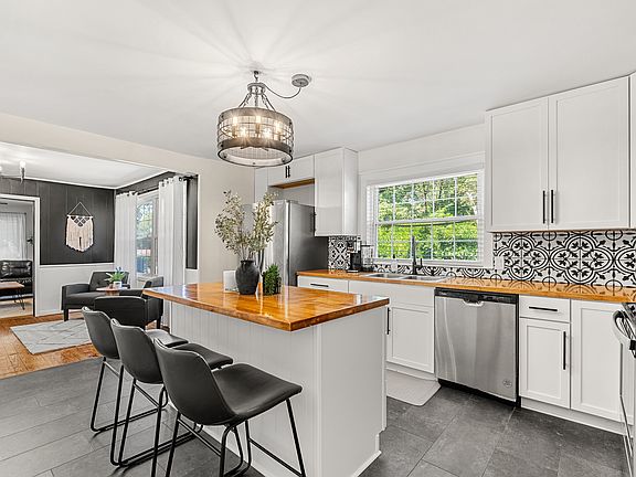 Open kitchen with center island