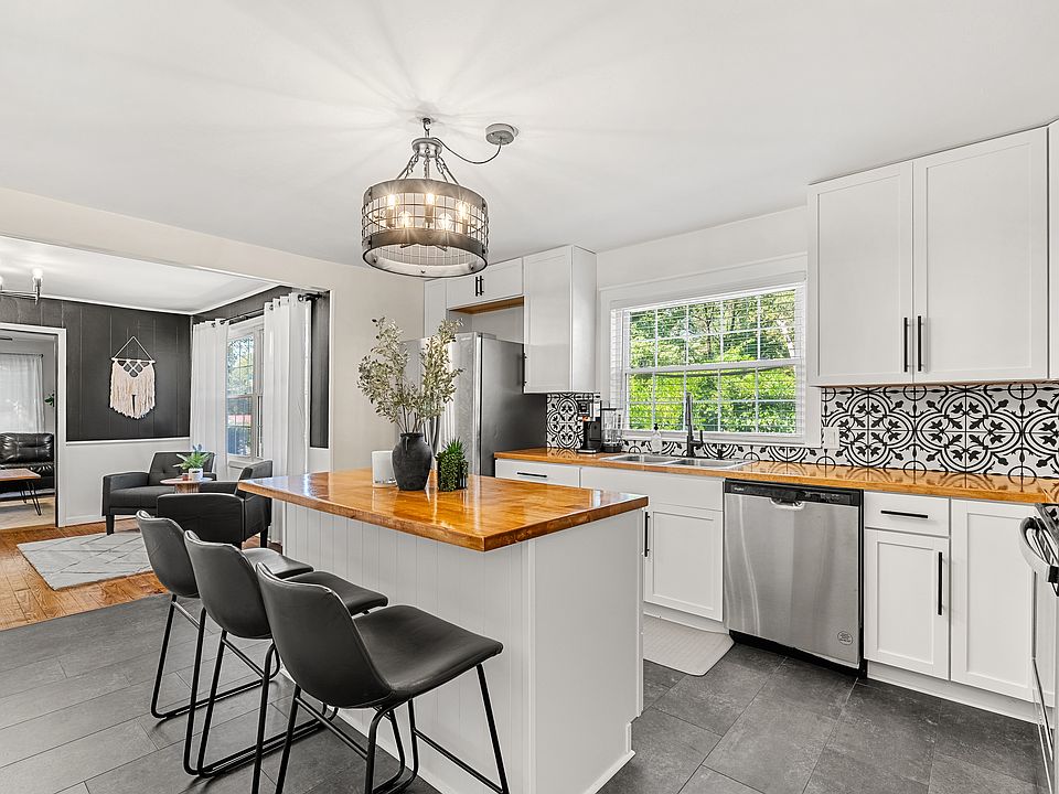 Open kitchen with center island