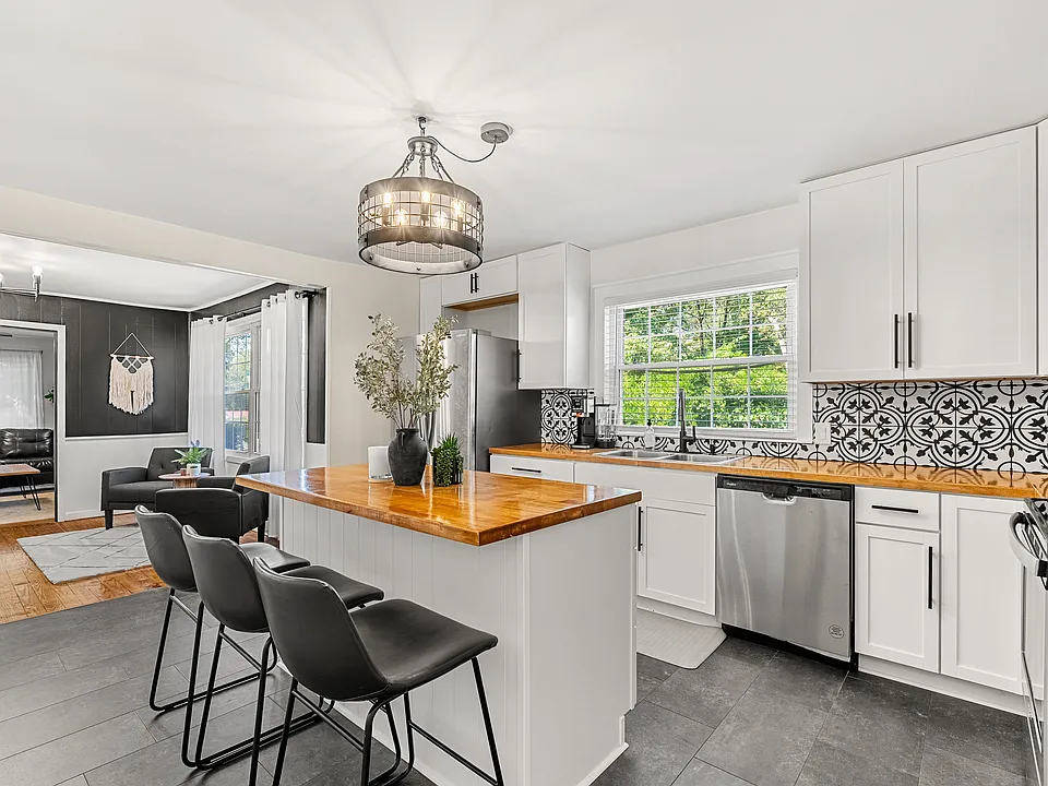 Open kitchen with center island