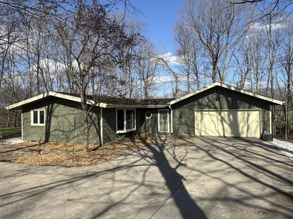 N9658 Shady LANE, Watertown, WI 53094