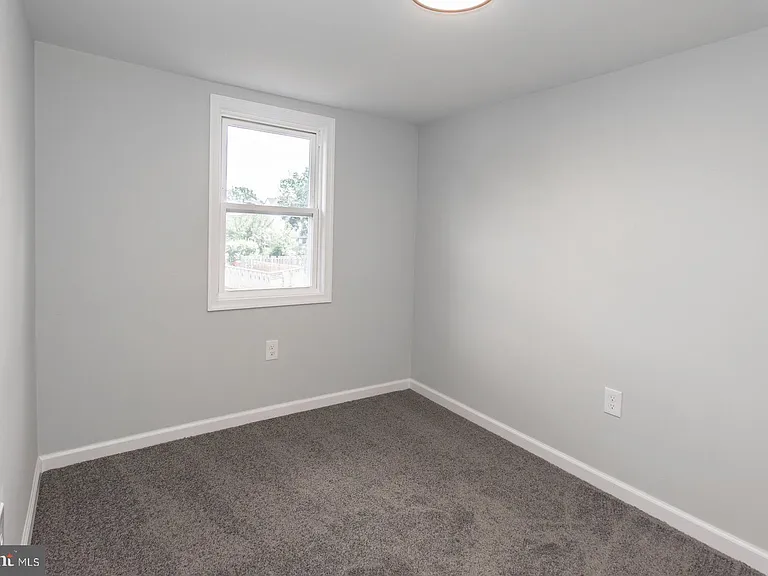 647 Spruce St — Photo 24