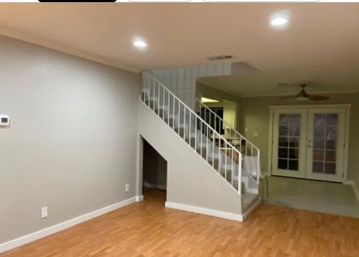 422 N Marengo Ave #3 — Photo 3