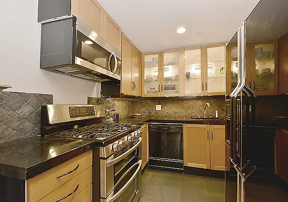 Sold by DALAZAR | media 14