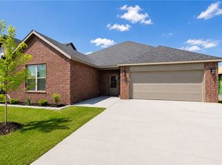 6605 Basswood, Bentonville, AR 72713