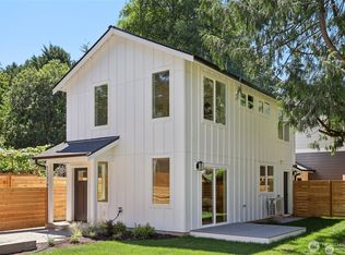 11737 38th Ave NE UNIT B, Seattle, WA 98125