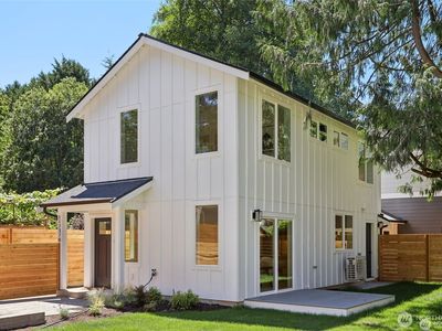 11737 38th Avenue NE #B, Seattle, WA, 98125