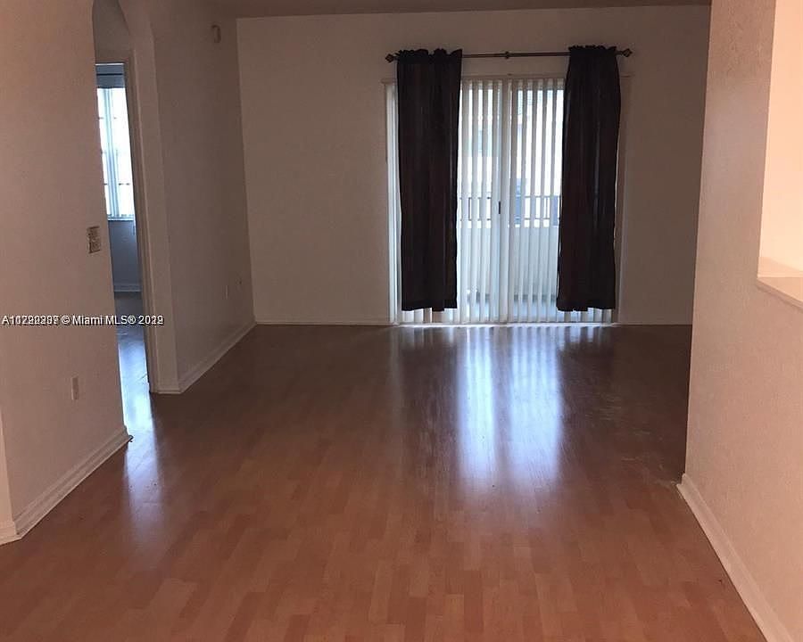 1st image of 902 Belmont Ln #902