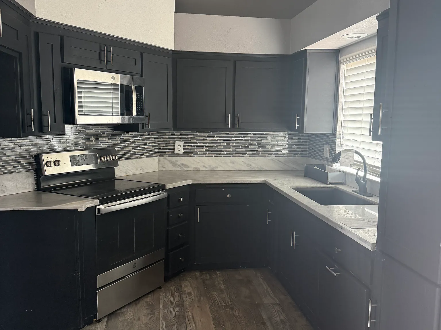 3 bed, 1515 sqft, $2,290 — Photo 3