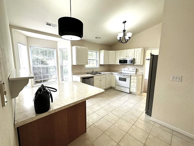 Kitchen (brand new stainless range not shown)