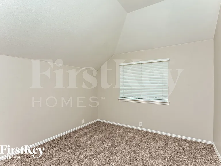612 Celeste Ln — Photo 14