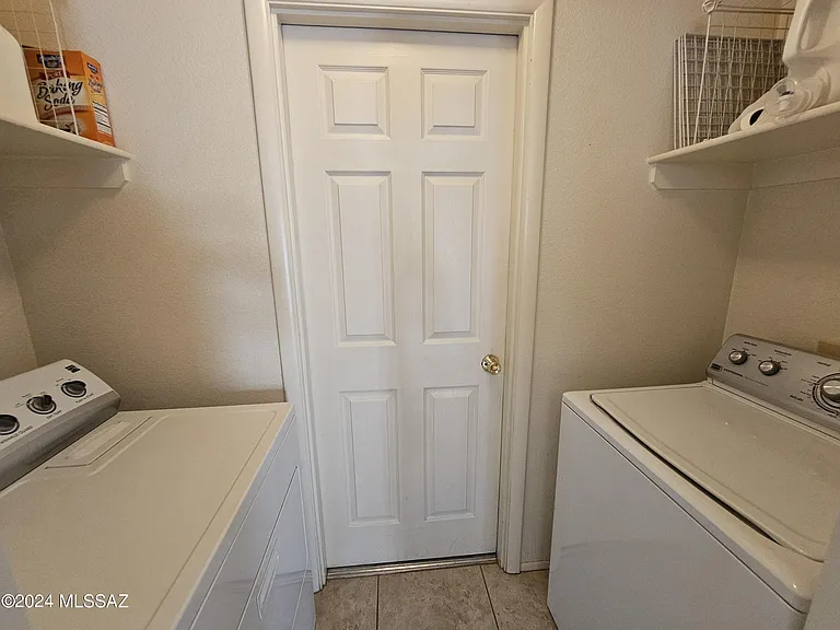 9827 N Stonecreek Pl — Photo 19