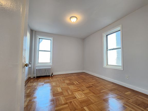 3rd image of 520 W 218th St APT 3B