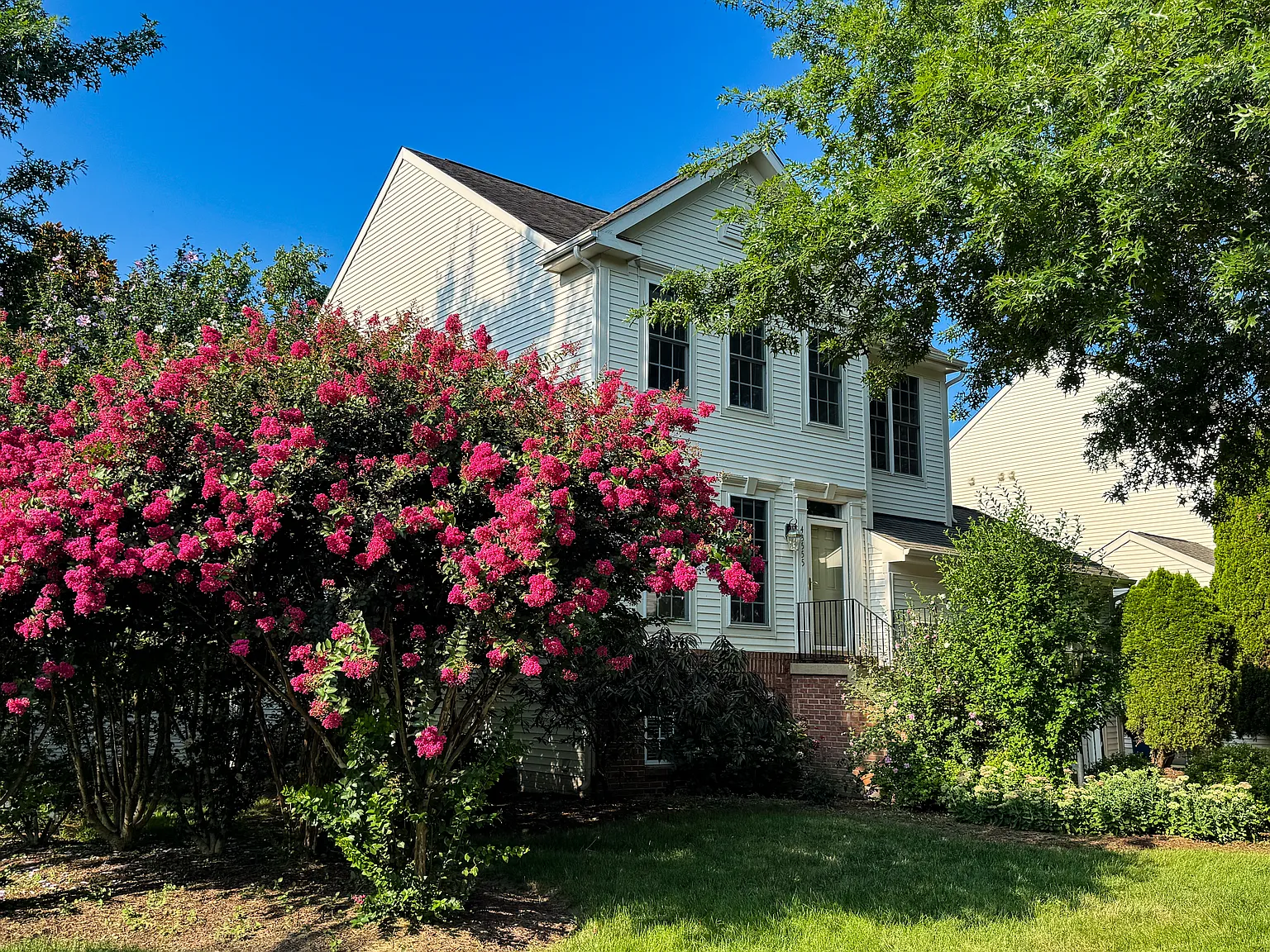 4 bed, 3.5 bath, 2758 sqft, $3,900 — Photo 1