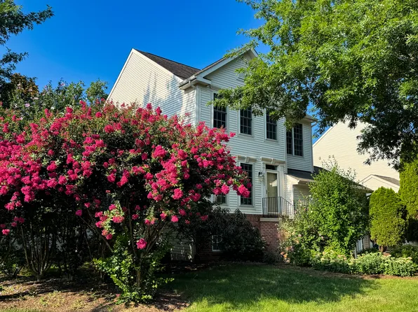 43555 Hyland Hills St, Chantilly, VA 20152