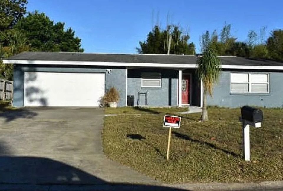 1st image of 911 Woodmere Cir