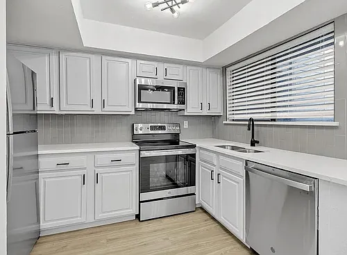 11550 N May Ave Photo 1