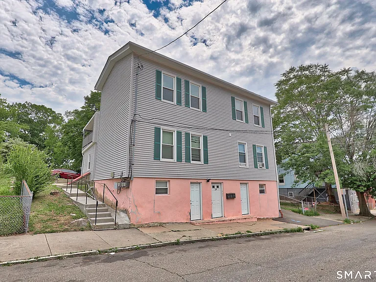 21 Hawkins St #3 — Photo 4