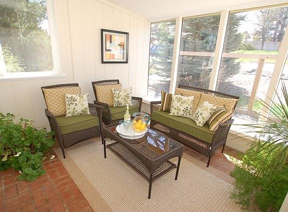 Bright & Cheery Sunroom