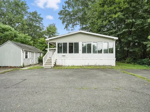 189 Springfield Rd Trailer 26, Westfield, MA 01085