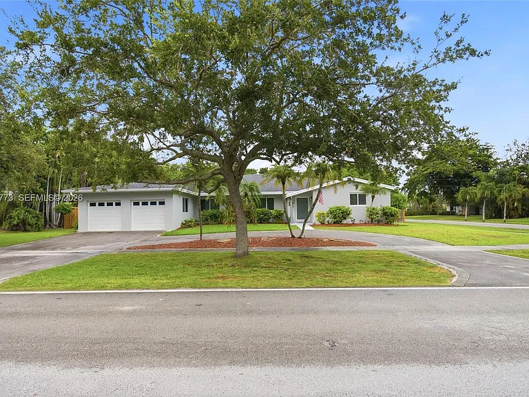 15845 SW 87th Ave — Photo 2