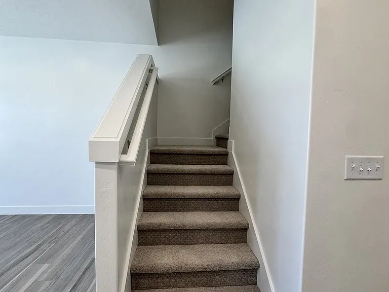 526 S 1215 W — Photo 5