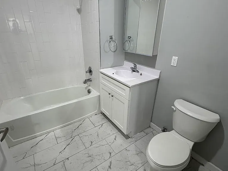 283 Fulton Pl — Photo 2