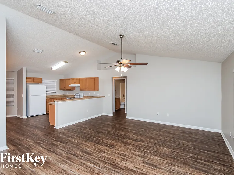 1448 Wacker Ave SE — Photo 4