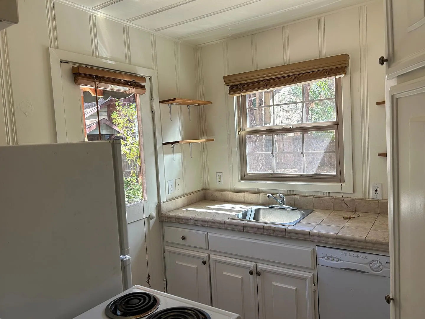 Quaint Cabin in Great Location near Heavenly — Photo 3