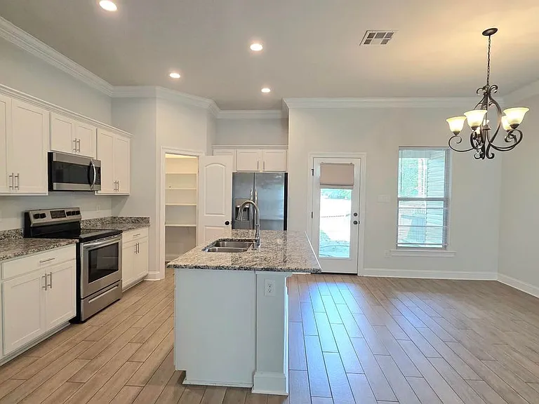 7004 Spring Gardens Dr — Photo 3