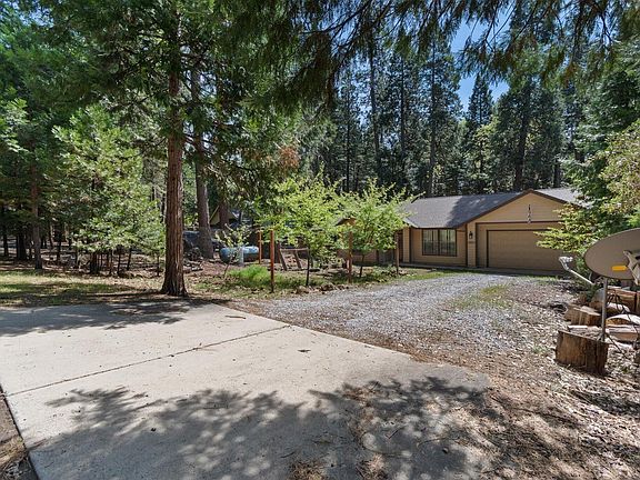 3rd image of 30821 Tinkerbell Ln