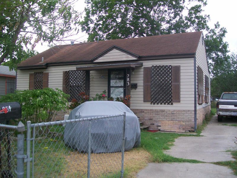 2nd image of 2834 Blake St