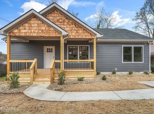 411 Glenoaks Dr, Knoxville, TN 37912