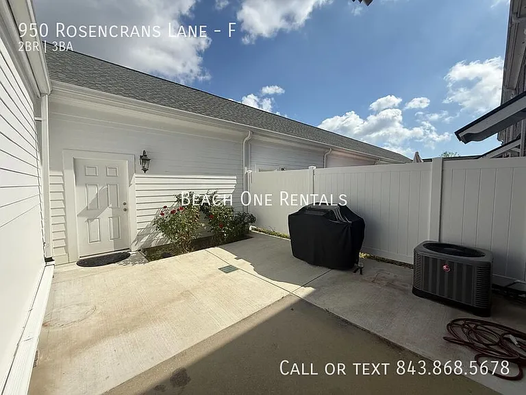 950 Rosencrans Ln #F — Photo 7