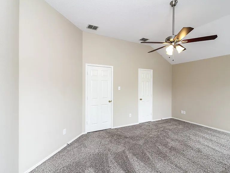 2024 Northridge Dr — Photo 7