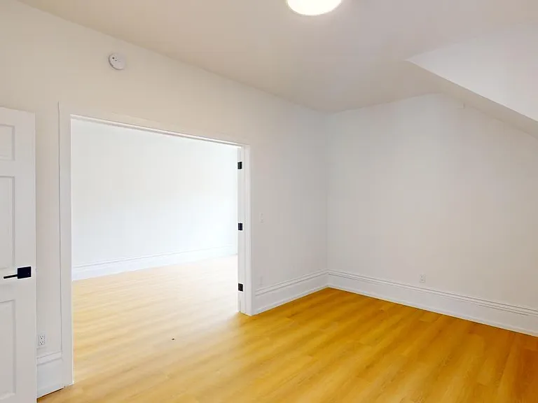 254 Roosevelt Way #4 — Photo 10