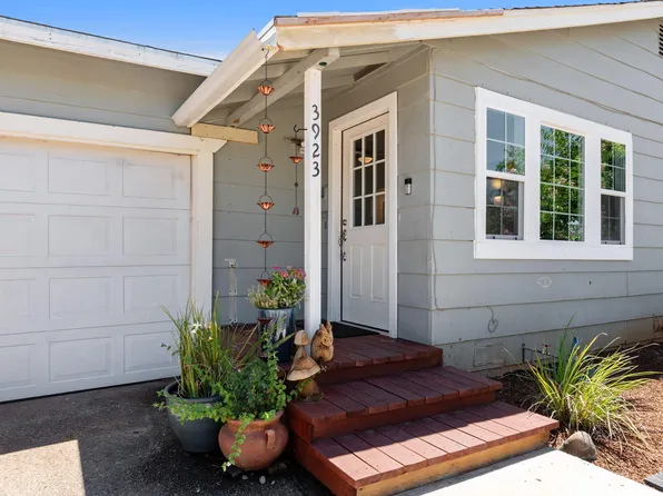 3923 Meteor St, Redding, CA 96002