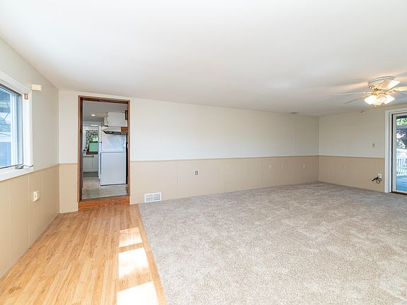 4th image of 10334 Woodlawn Dr